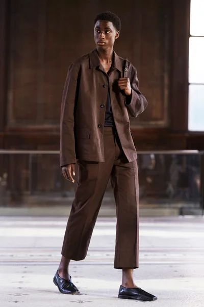 Look 28